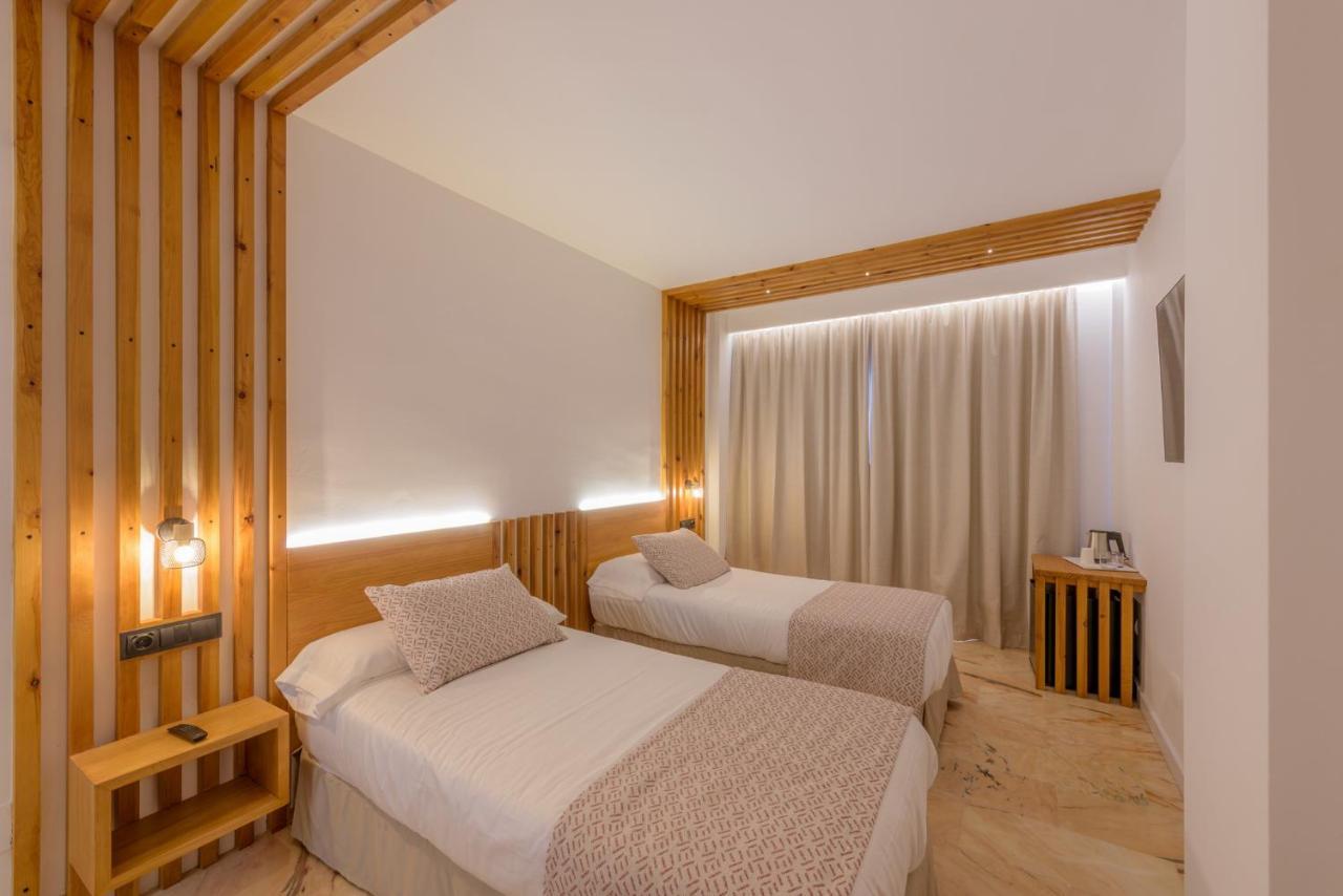Hotel Boutique Sibarys - Adults Recommended Nerja Bagian luar foto
